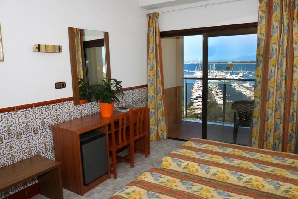 Checkin Catalonia Hotel Calella Exterior photo
